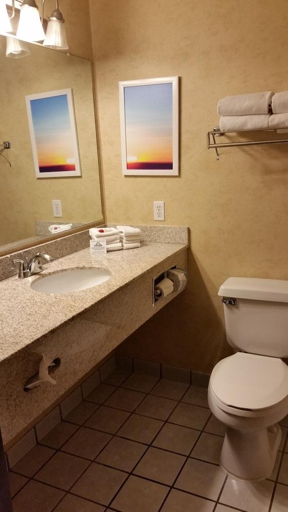 Days Inn & Suites By Wyndham Vancouver Ngoại thất bức ảnh