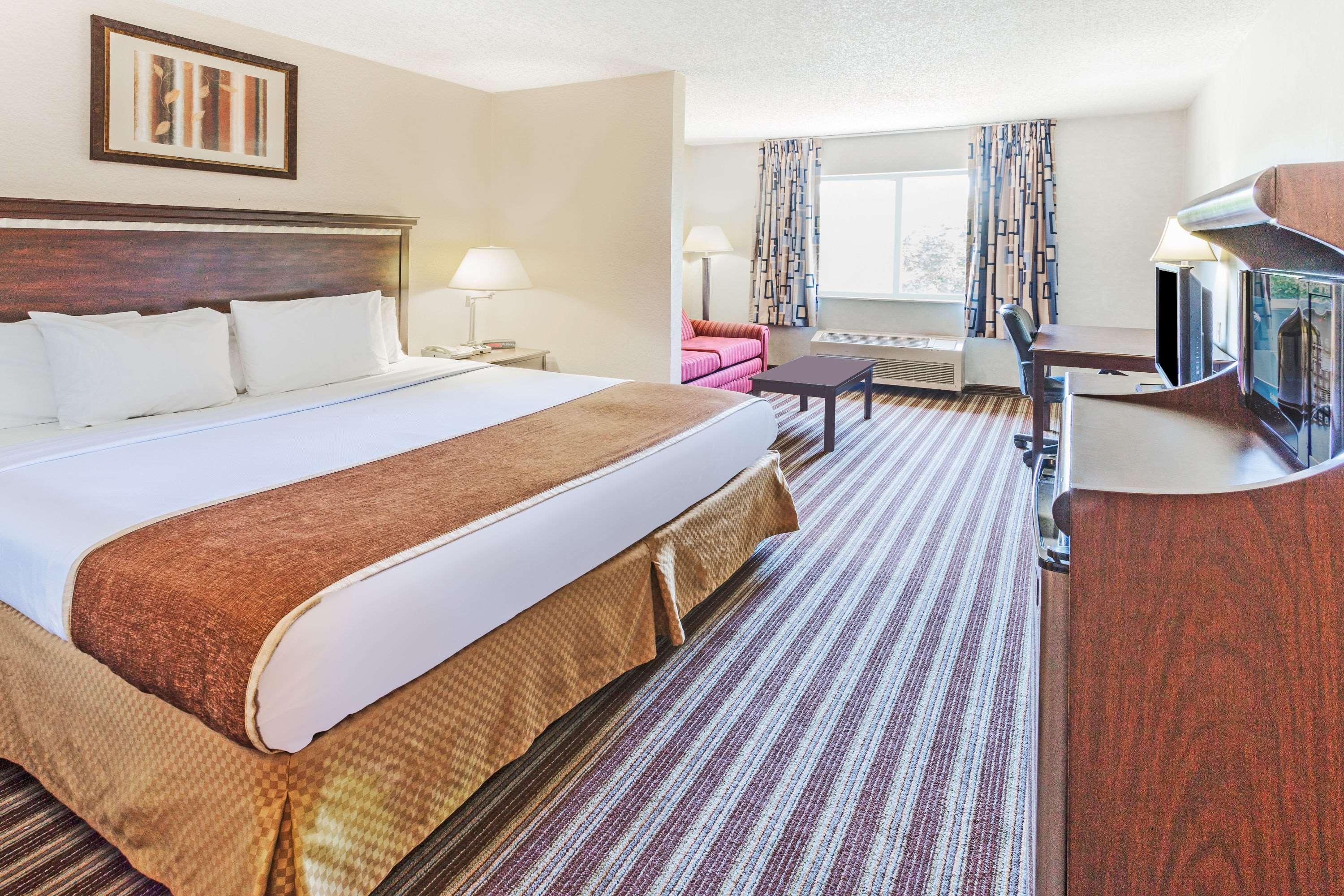Days Inn & Suites By Wyndham Vancouver Ngoại thất bức ảnh