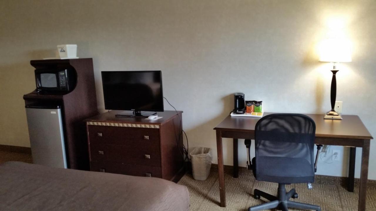 Days Inn & Suites By Wyndham Vancouver Ngoại thất bức ảnh