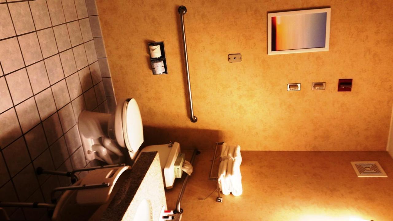 Days Inn & Suites By Wyndham Vancouver Ngoại thất bức ảnh